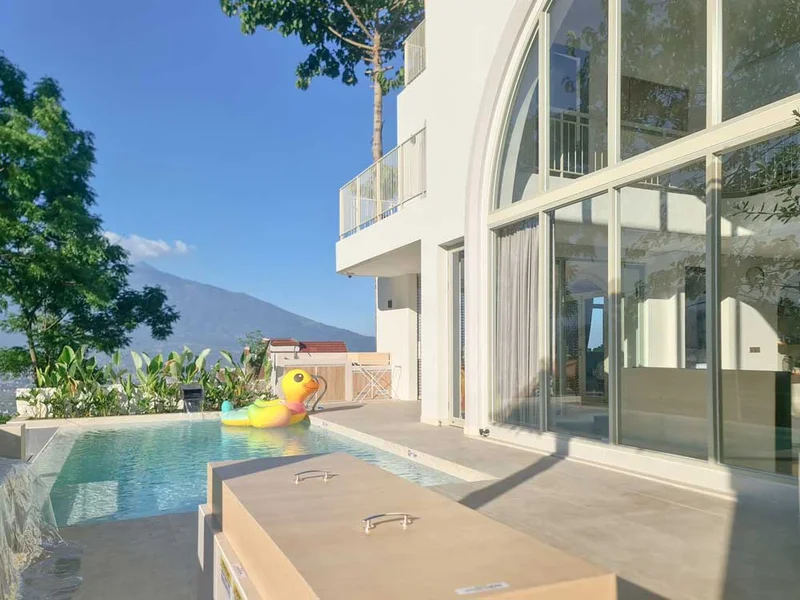 Villa Kekinian Dengan Konsep Mediterania, Villa Casa De Cielo