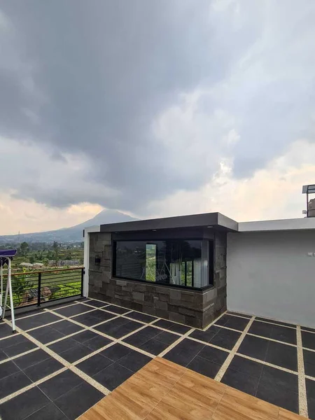 Villa Estetik Dengan View Persawahan di Kota Batu, Villa Cityscape