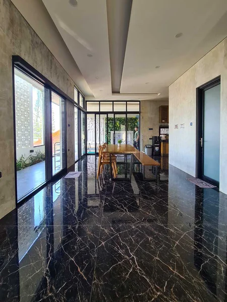 Villa 5 Kamar Industrial dekat Jatimpark 2 & BNS, Villa DeDayu