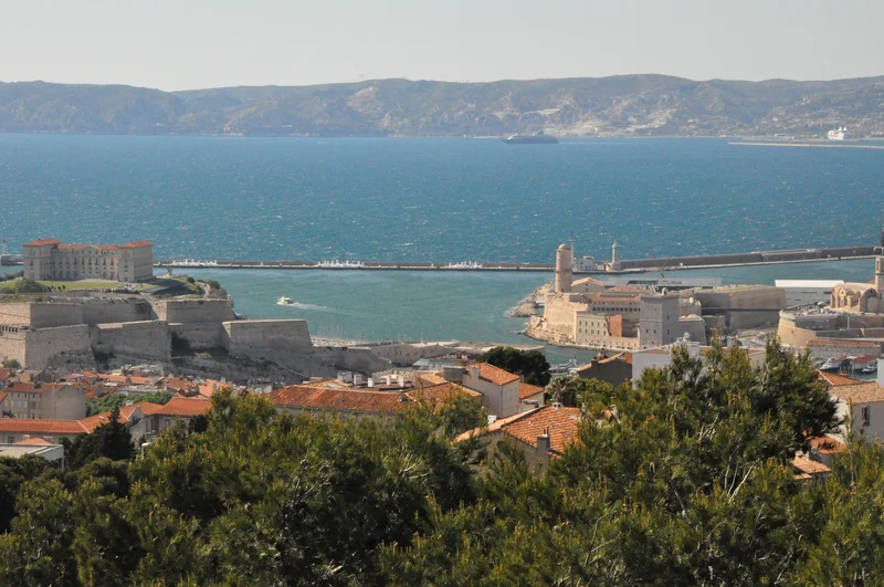 Vieux Port : Menyusuri Keindahan Jantung Sejarah Marseille