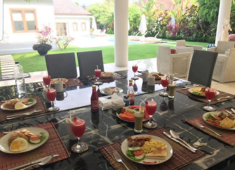 Villa 5 Kamar Private Pool di Canggu Bali