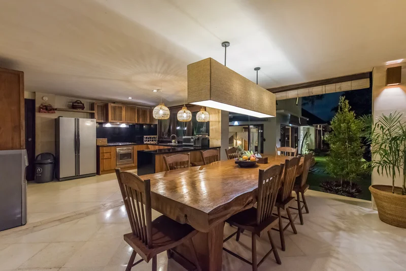 Villa 5 Kamar Dekat Pantai Nelayan Bali