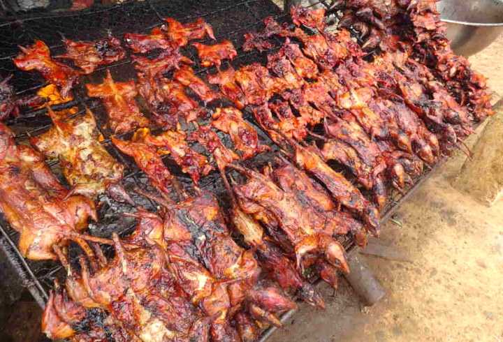 7 Makanan Ekstrem di Indonesia yang Menantang Petualang