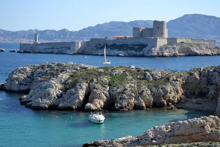 Vieux Port : Menyusuri Keindahan Jantung Sejarah Marseille