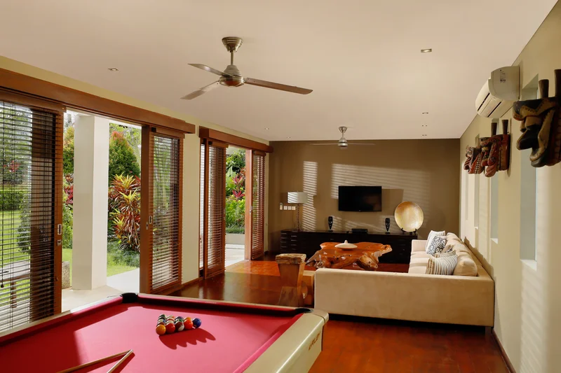 Villa 6 Kamar Bergaya Bali Kontemporer