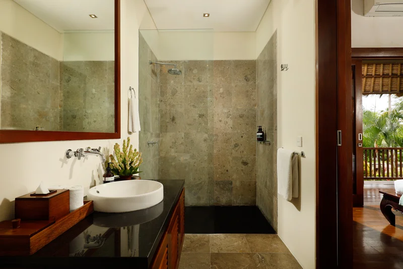 Villa 6 Kamar Bergaya Bali Kontemporer