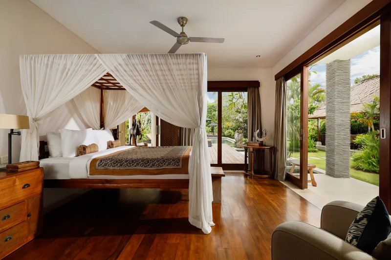 Villa 6 Kamar Bergaya Bali Kontemporer