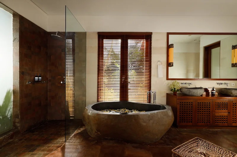 Villa 6 Kamar Bergaya Bali Kontemporer