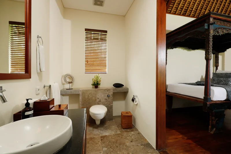 Villa 6 Kamar Bergaya Bali Kontemporer