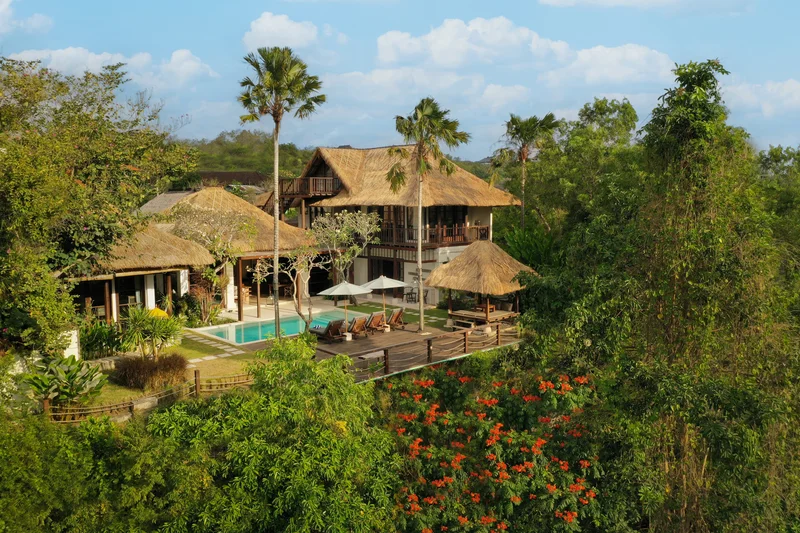 Villa 3 Kamar Kontemporer Jimbaran Bali, Villa Grasshopper