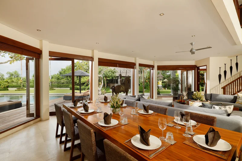Villa 6 Kamar Bergaya Bali Kontemporer