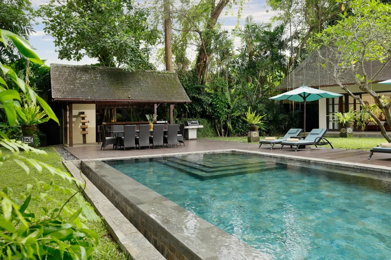 Villa 6 Kamar Konsep Joglo Tradisional Bali, Villa Tirtadari