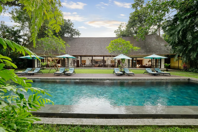 Villa 6 Kamar Konsep Joglo Tradisional Bali, Villa Tirtadari