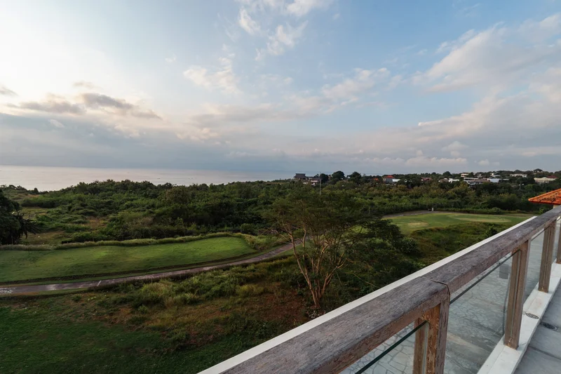 Villa 4 Kamar Eksklusif Modern Minimalis di Pecatu Bali, Villa Avocagolf