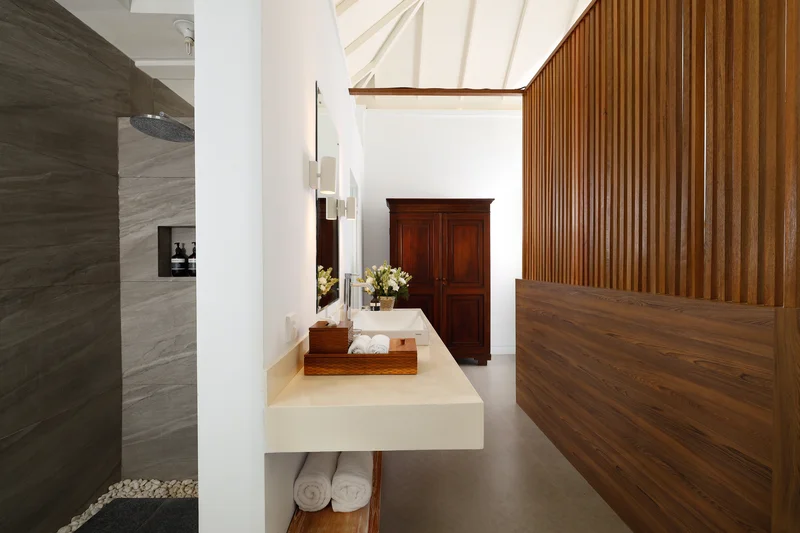Villa 5 Kamar untuk Keluarga Daerah Seminyak Bali, Villa Swarna