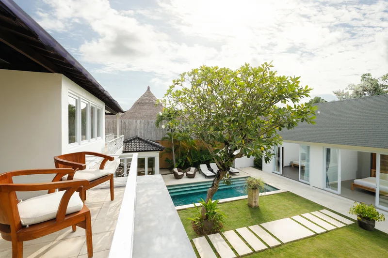 Villa 5 Kamar untuk Keluarga Daerah Seminyak Bali, Villa Swarna