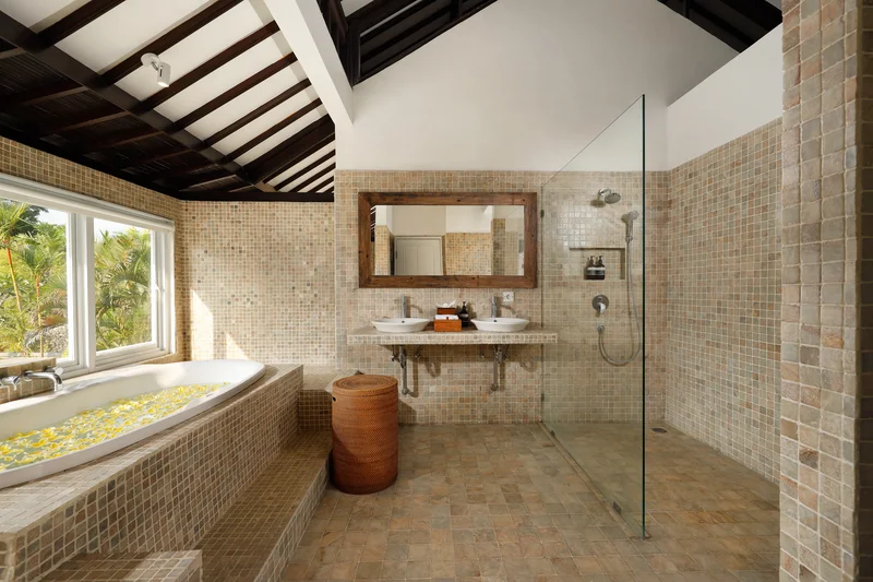 Villa 5 Kamar untuk Keluarga Daerah Seminyak Bali, Villa Swarna