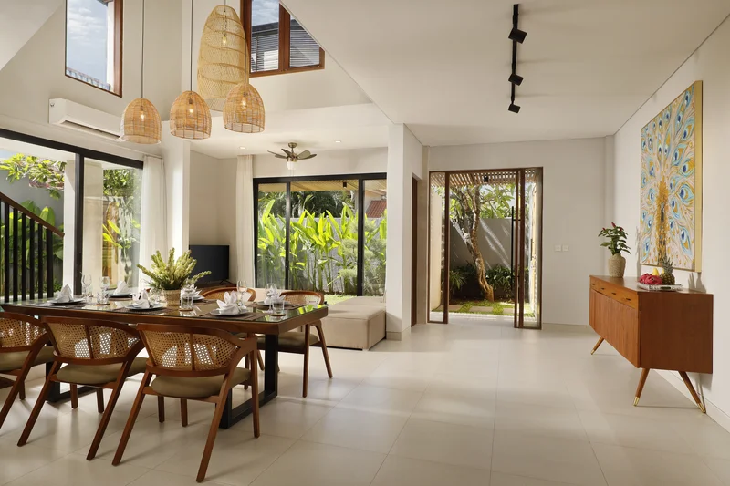 Villa 4 Kamar di Dekat Seminyak Square, Villa Ananya