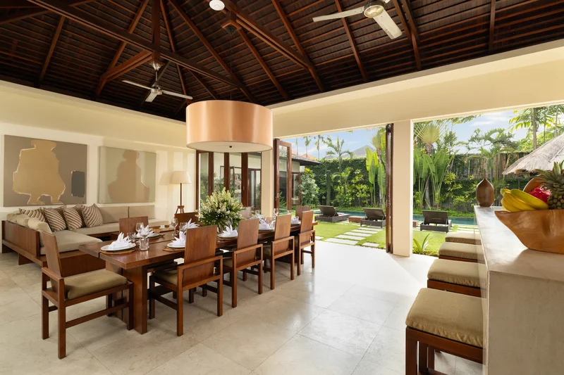 Villa 5 Kamar Seminyak Bali, The Suar Seminyak
