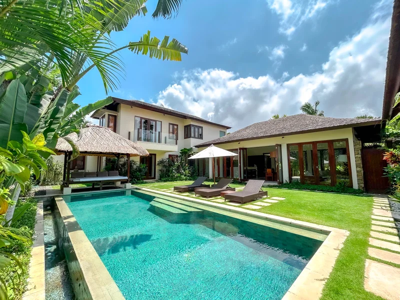 Villa 5 Kamar Seminyak Bali, The Suar Seminyak