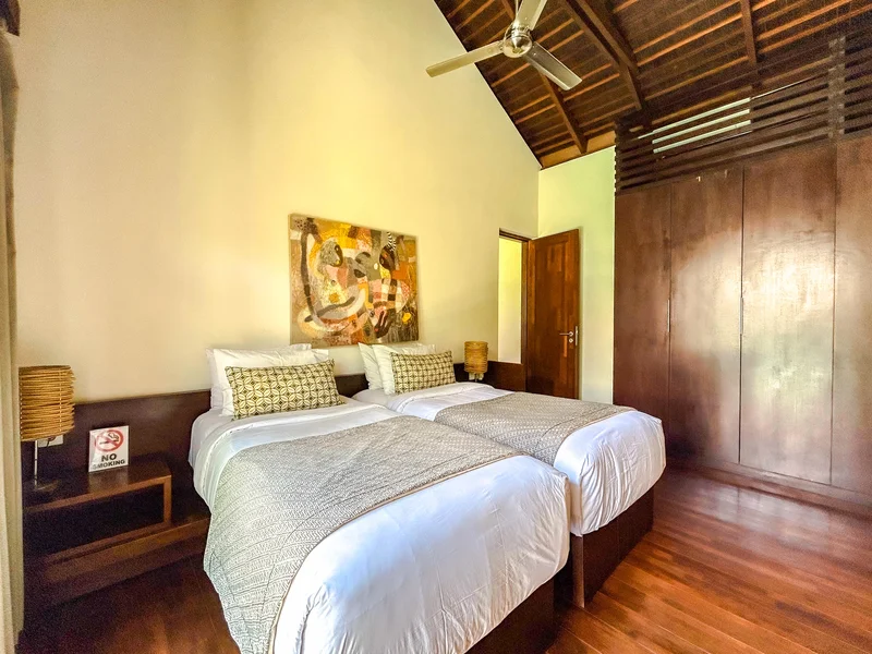 Villa 5 Kamar Seminyak Bali, The Suar Seminyak
