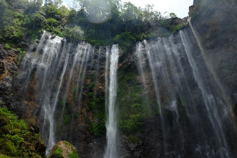 Destinasi Wisata Tersembunyi di Jawa Timur yang Wajib Dikunjungi