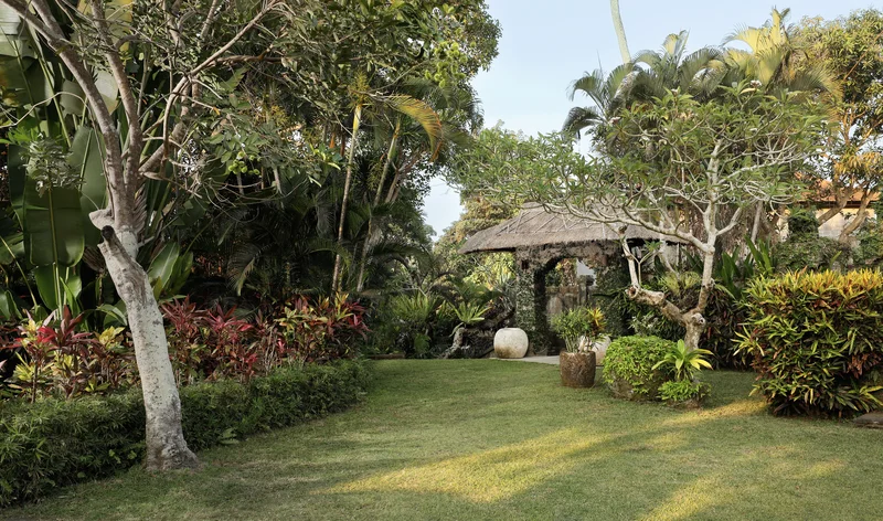 Villa 6 Kamar Tabanan Bali, Villa Omecure