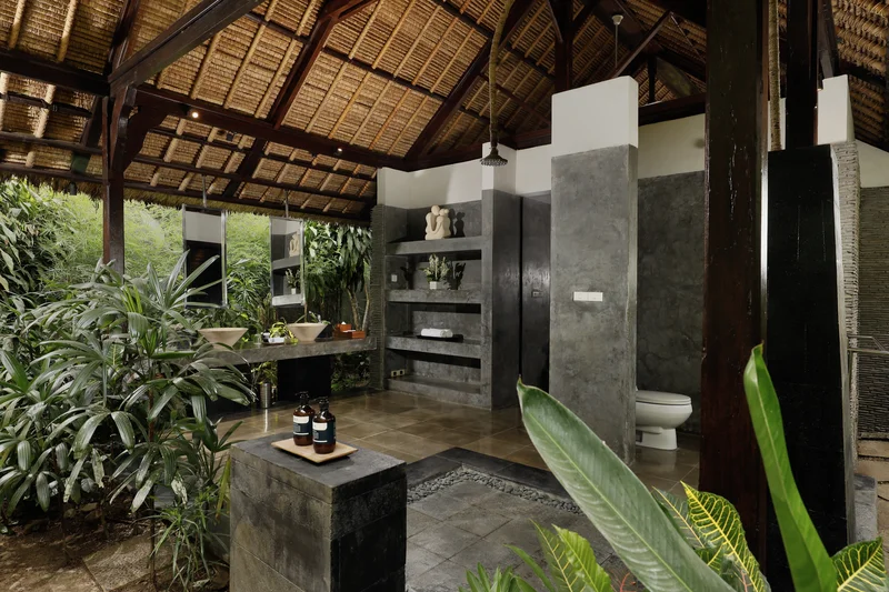 Villa 6 Kamar Tabanan Bali, Villa Omecure