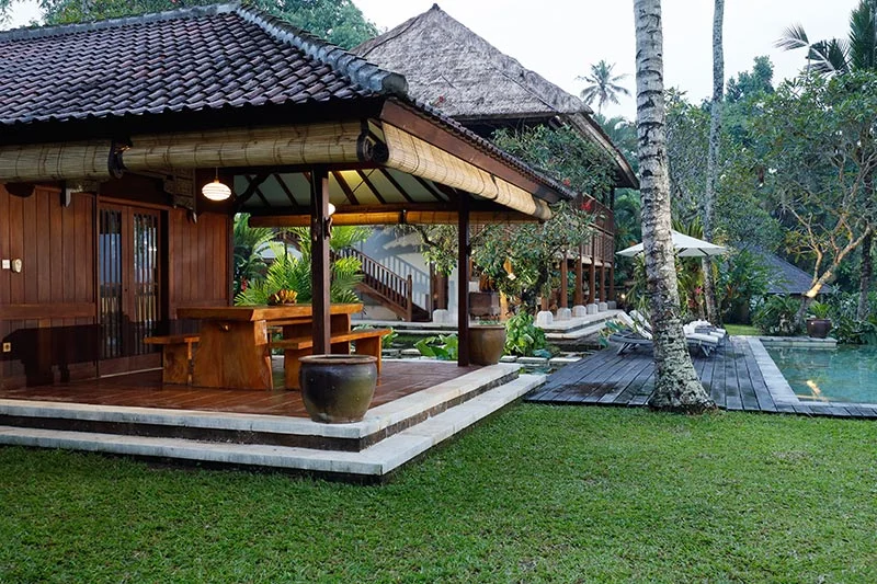 Villa-Inka-Kitchen-Pool-Area_800px