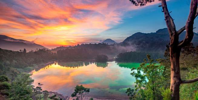 Telaga Warna Dieng: Pesona Mistis dan Keindahan Alam