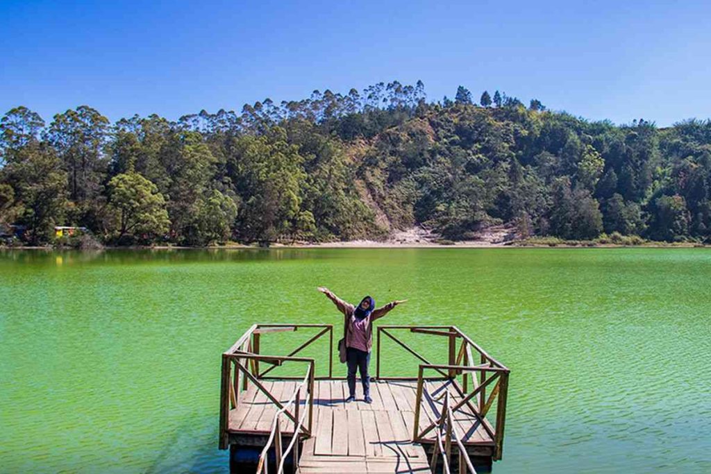 Telaga Warna Dieng: Pesona Mistis dan Keindahan Alam