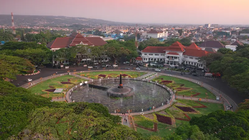 Udara sejuk dan wisata alam di Malang menjelang Tahun Baru
