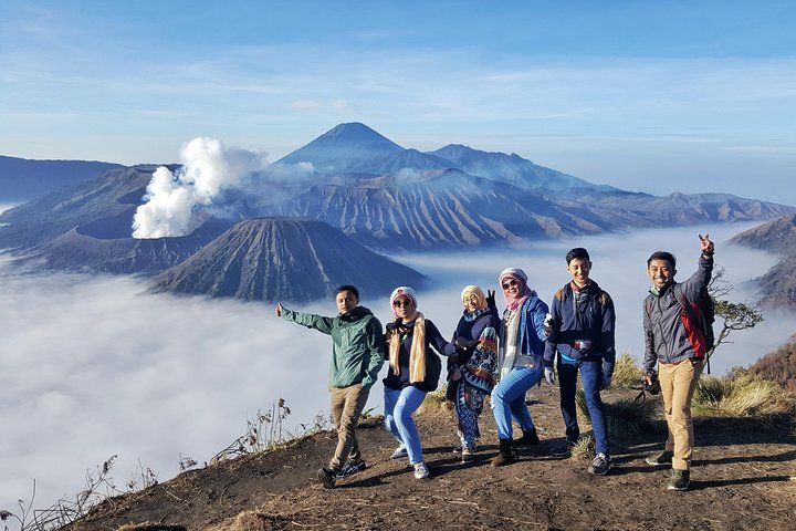 Menjelajah 5 Destinasi Terbaik di Jawa Timur, dari Bromo hingga Pantai Klayar