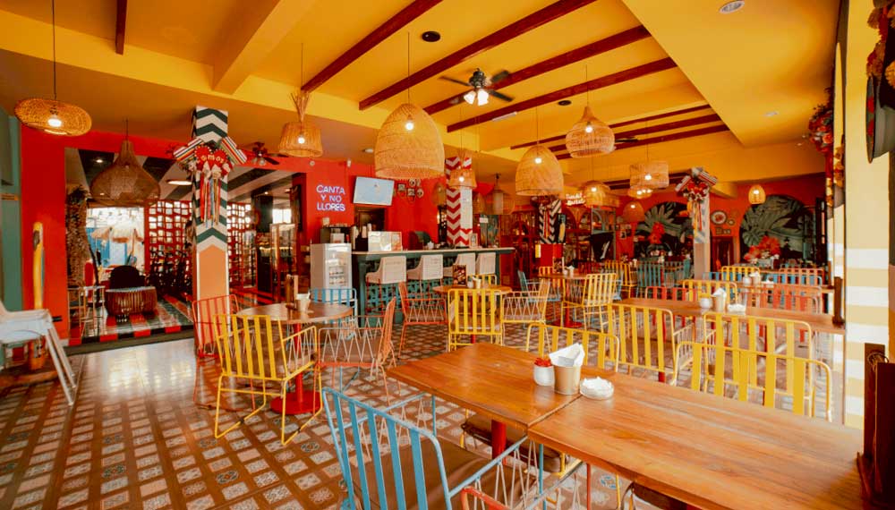 Por Aqui Stay & Dine 