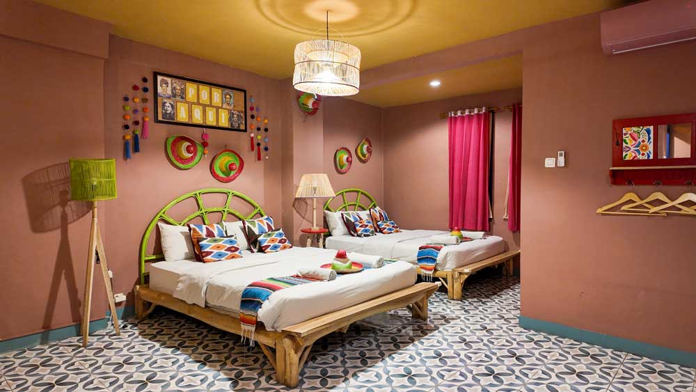 Por Aqui Stay & Dine 