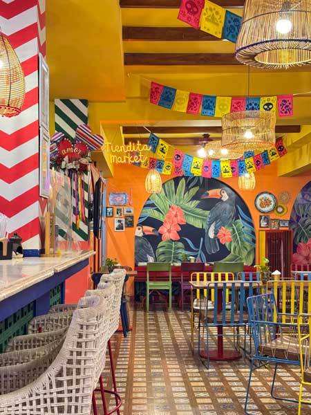 Por Aqui Stay & Dine 